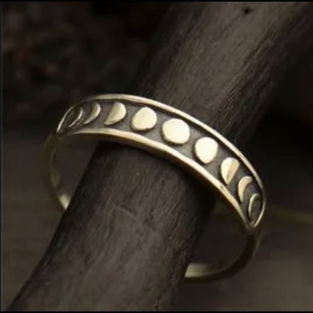 MOON PHASE RING
